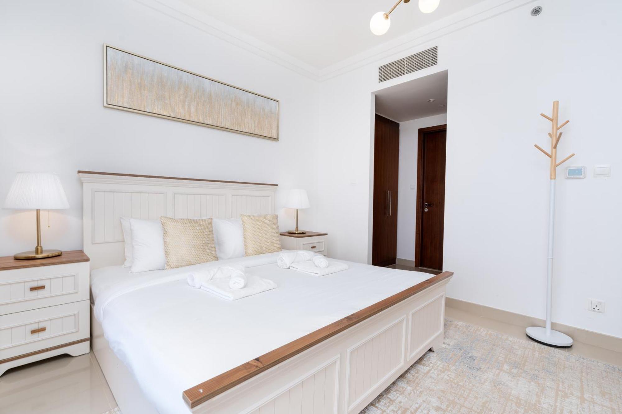Lux Apt-Burj View Opp. Dxb Mall Дубай Екстериор снимка