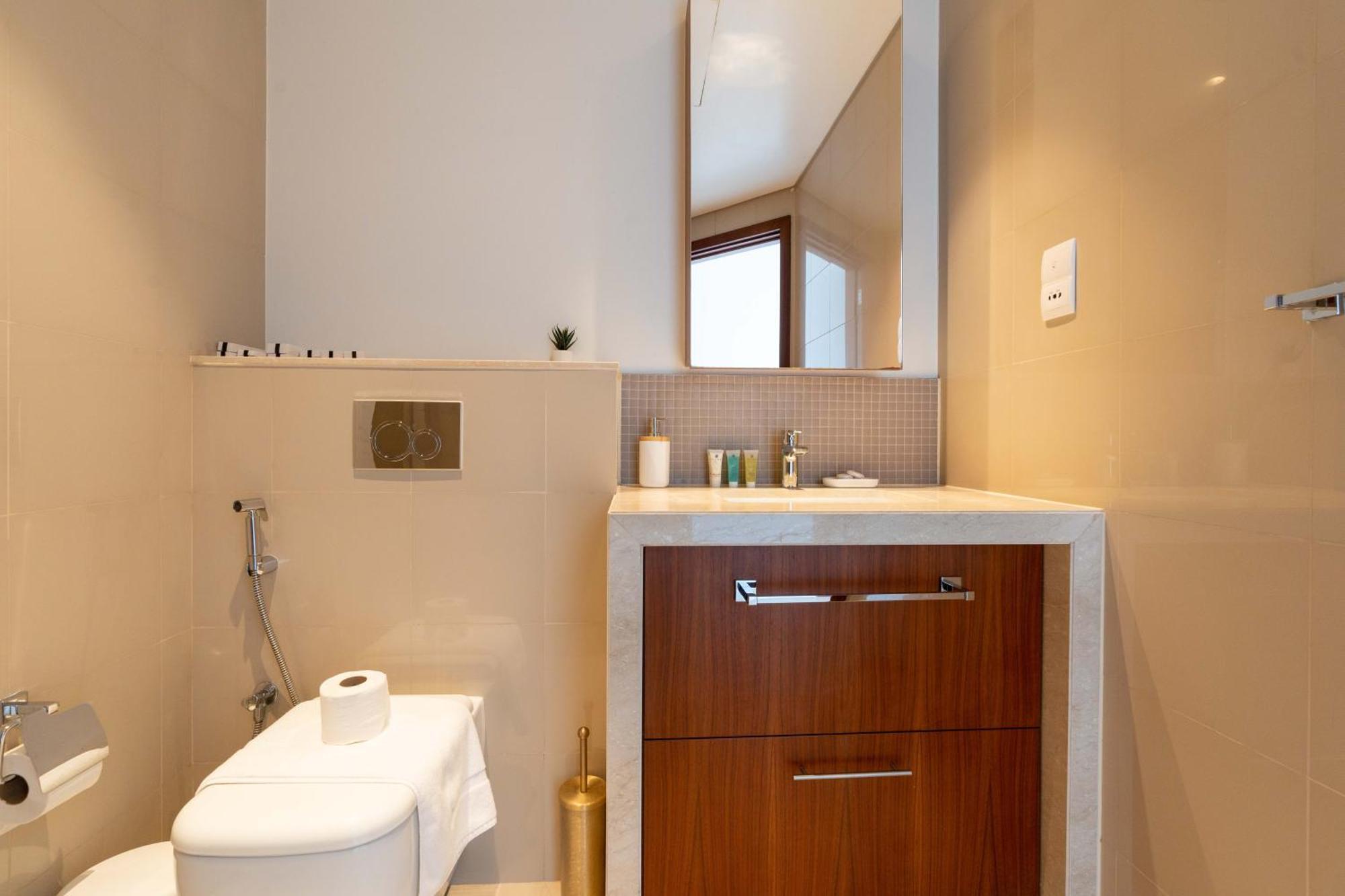 Lux Apt-Burj View Opp. Dxb Mall Дубай Екстериор снимка