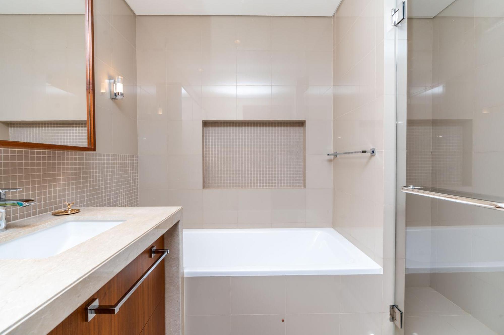 Lux Apt-Burj View Opp. Dxb Mall Дубай Екстериор снимка